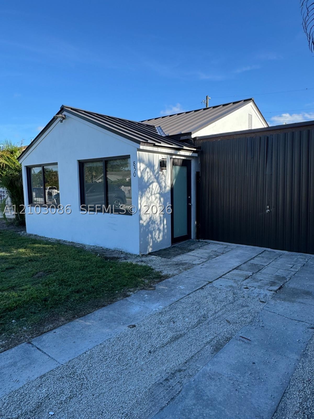 850 SE 2nd Pl