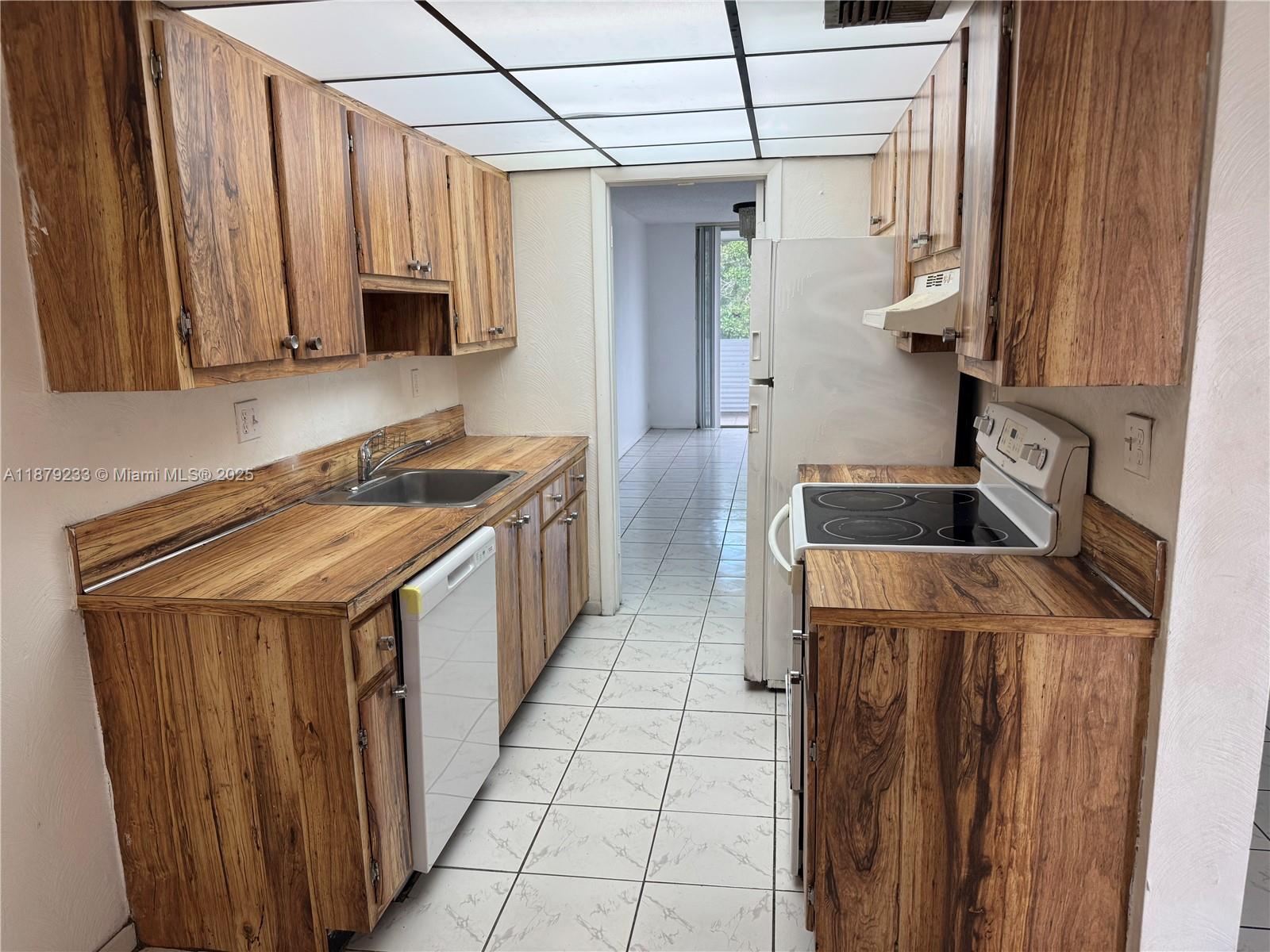 CYPRESS CHASE CONDO NO 6 - Residential Lease