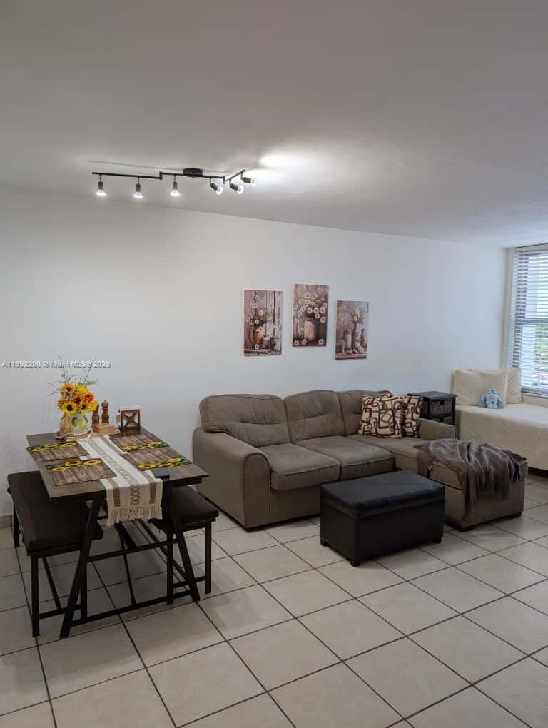 TRITON TOWER CONDO - Residential