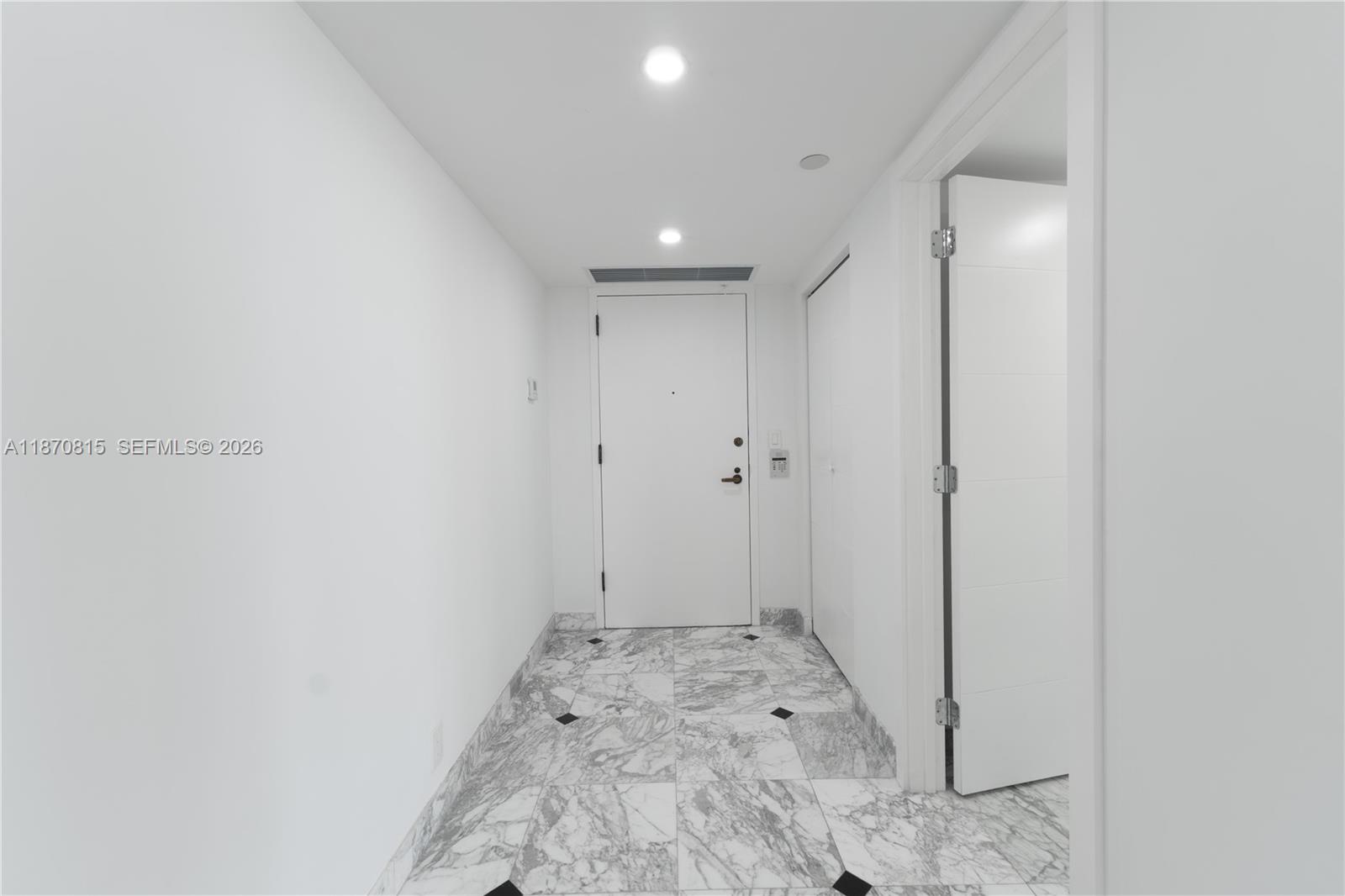 TURNBERRY ISLE SOUTH COND - Residential