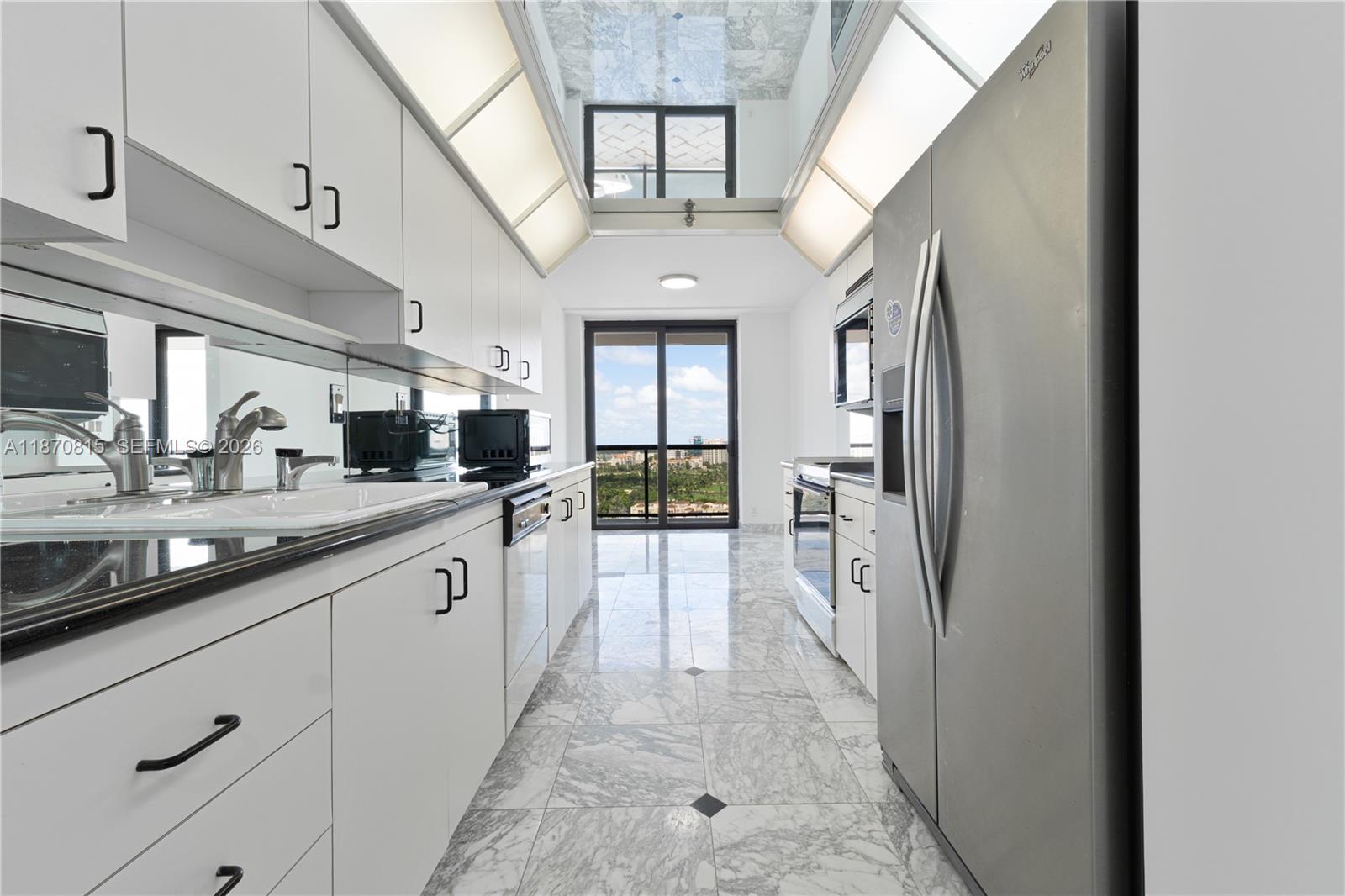 TURNBERRY ISLE SOUTH COND - Residential