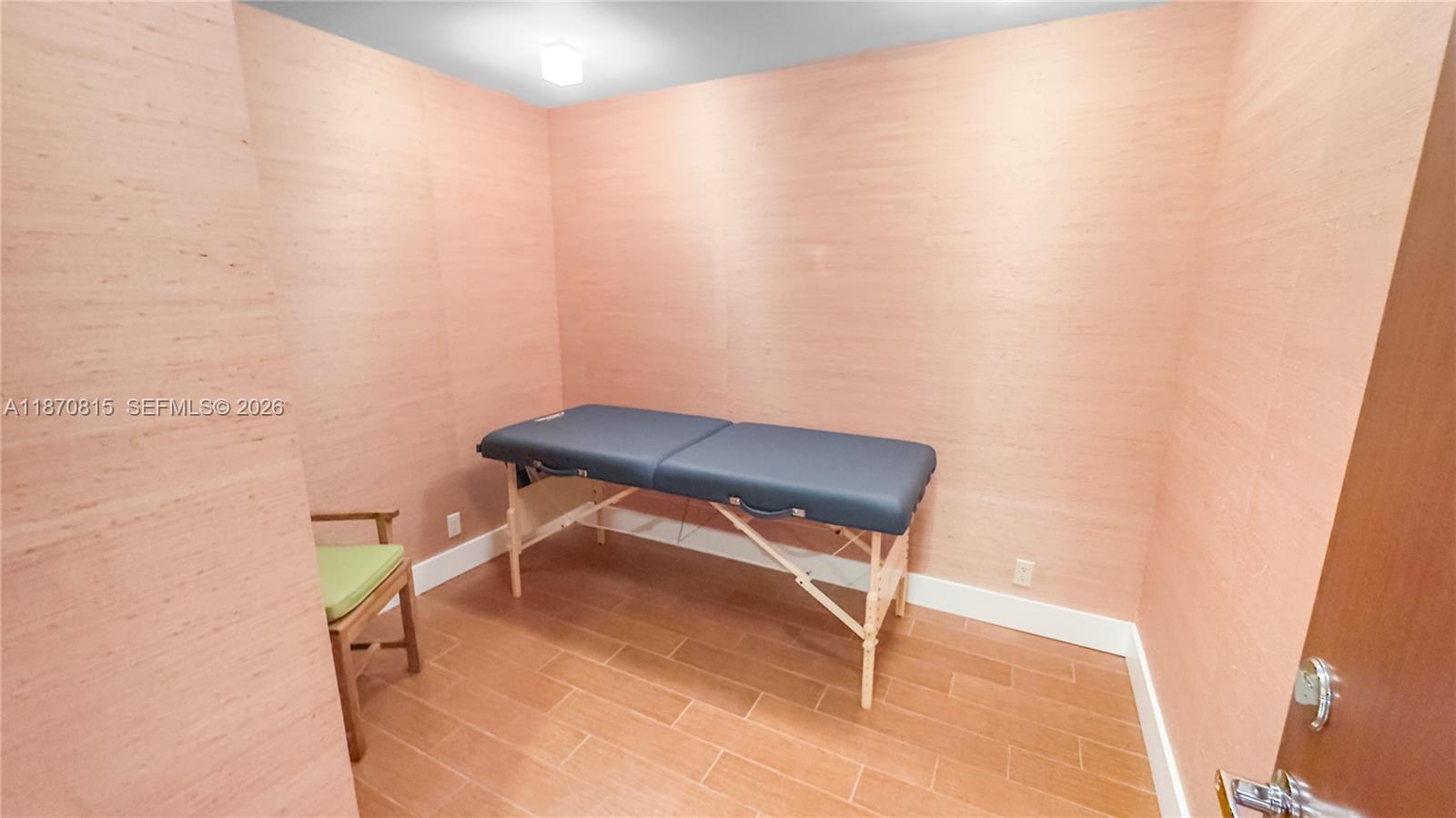 TURNBERRY ISLE SOUTH COND - Residential