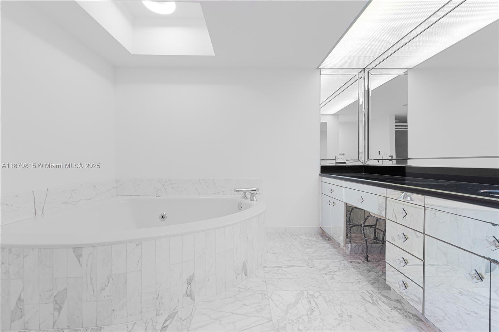 TURNBERRY ISLE SOUTH COND - Residential