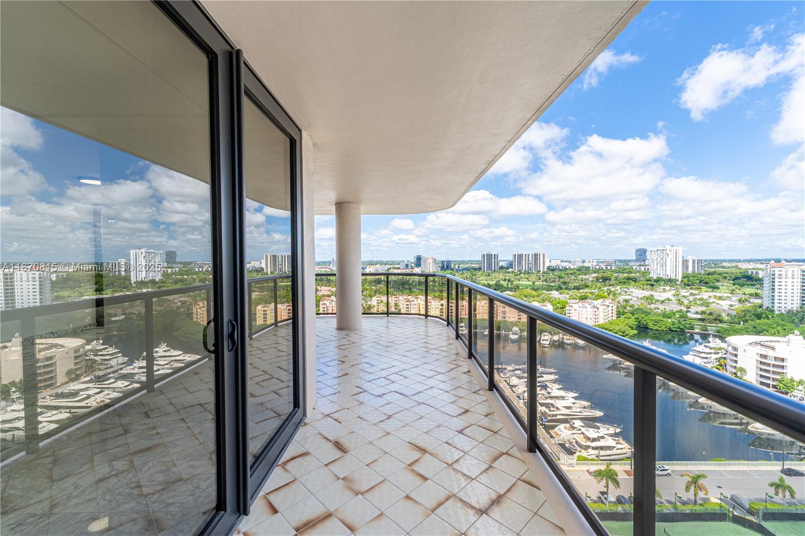 TURNBERRY ISLE SOUTH COND - Residential