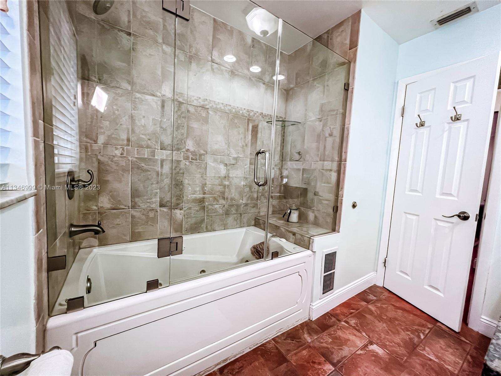 NOB HILL ESTATES 1 SEC - Residential