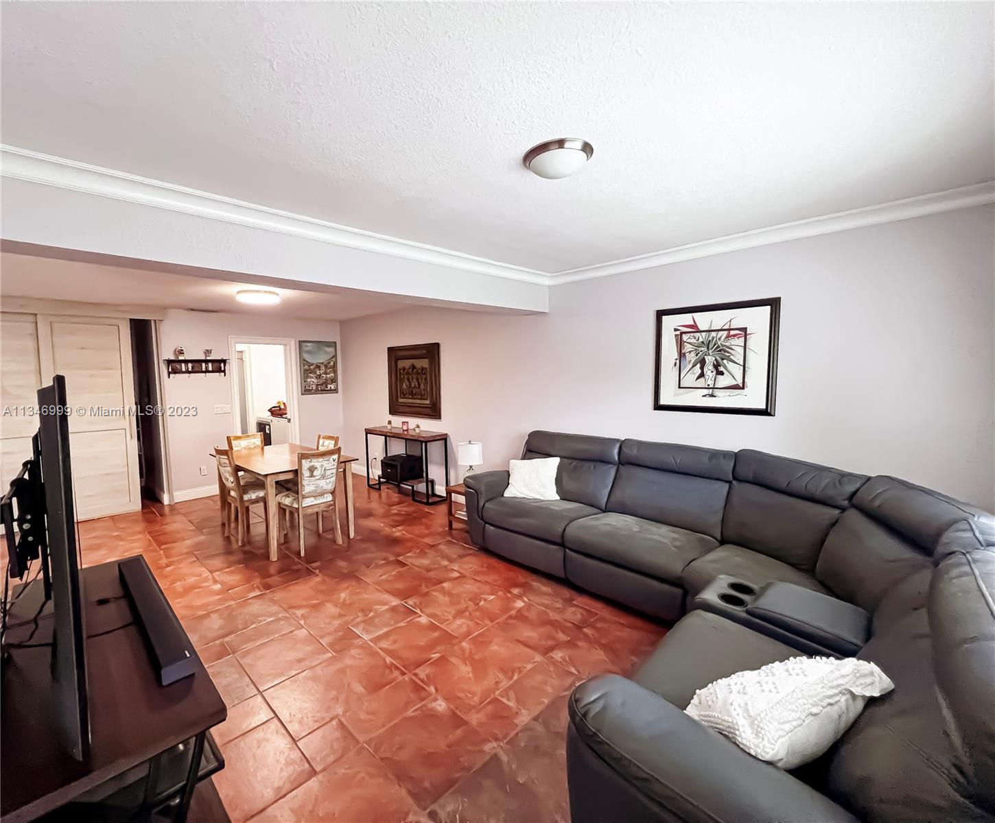 NOB HILL ESTATES 1 SEC - Residential