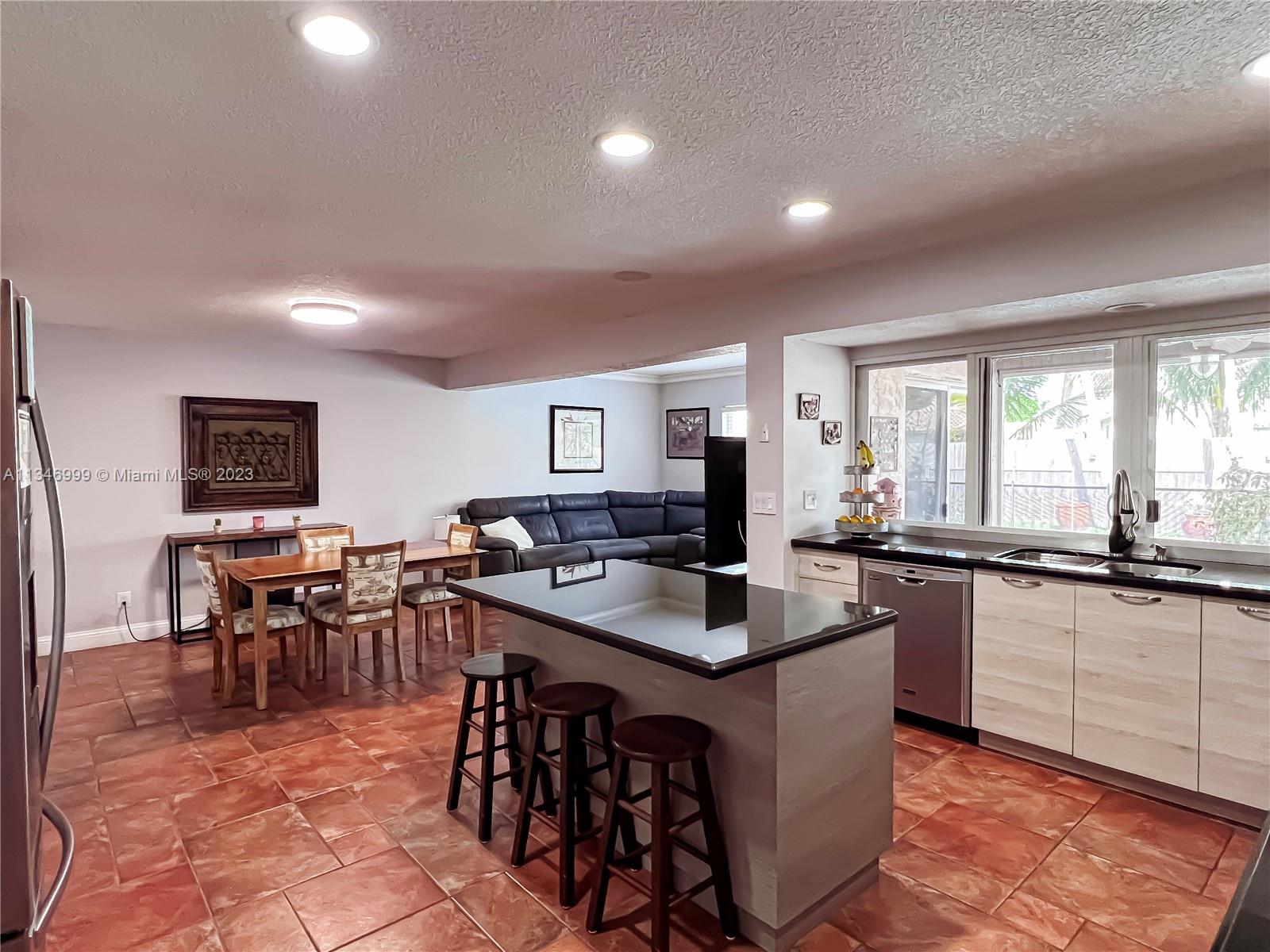 NOB HILL ESTATES 1 SEC - Residential