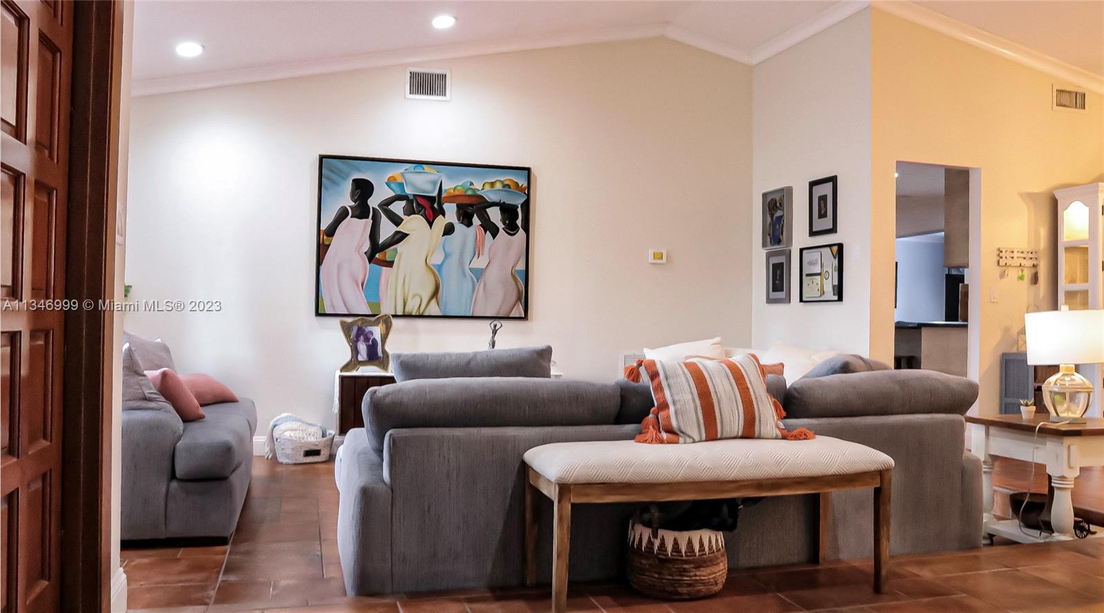 NOB HILL ESTATES 1 SEC - Residential