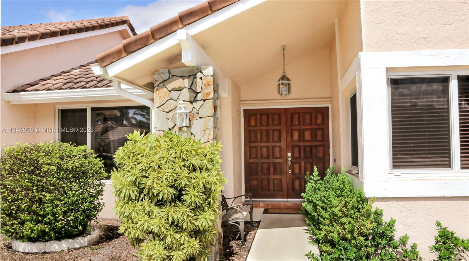 NOB HILL ESTATES 1 SEC - Residential