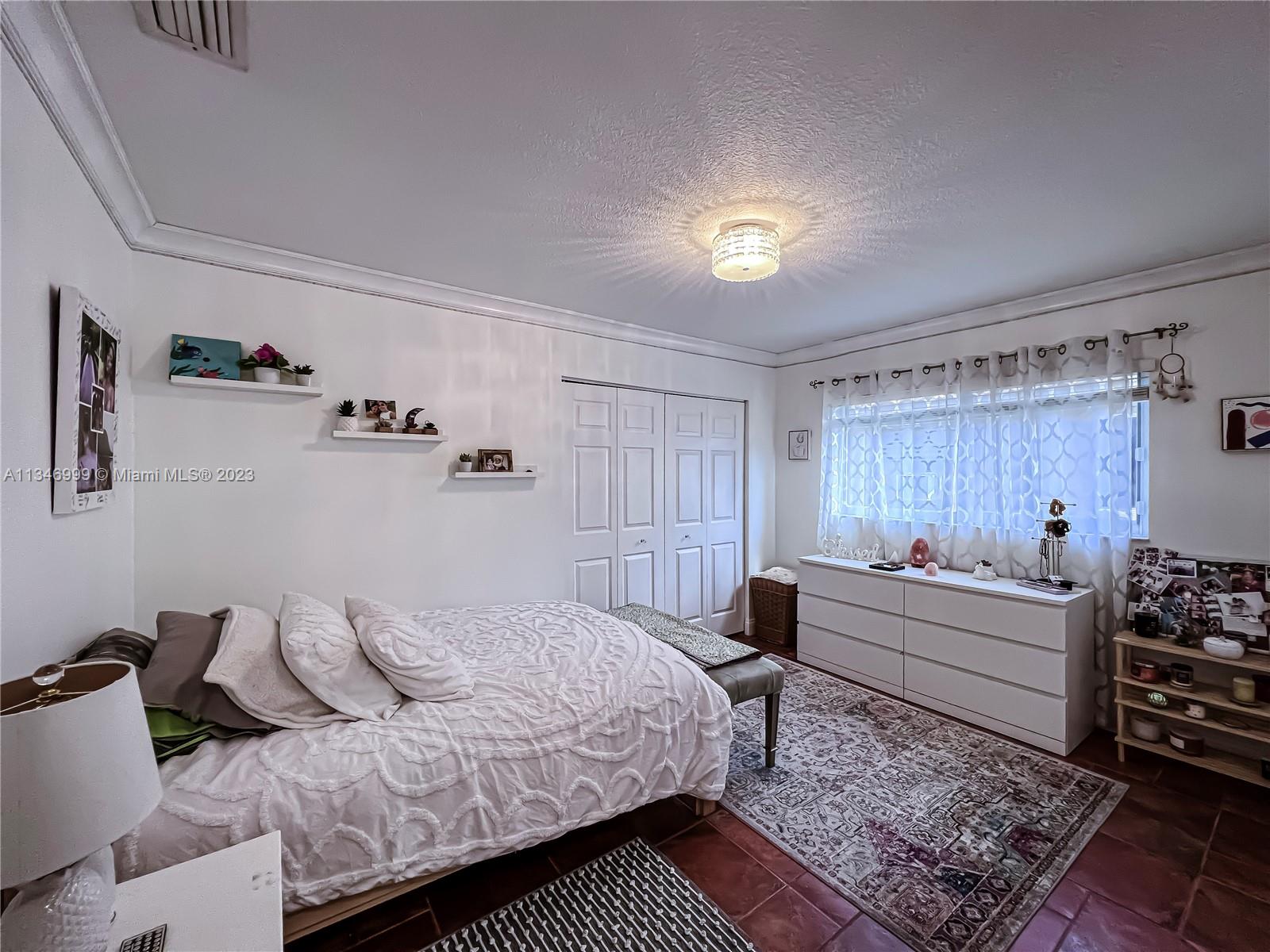 NOB HILL ESTATES 1 SEC - Residential