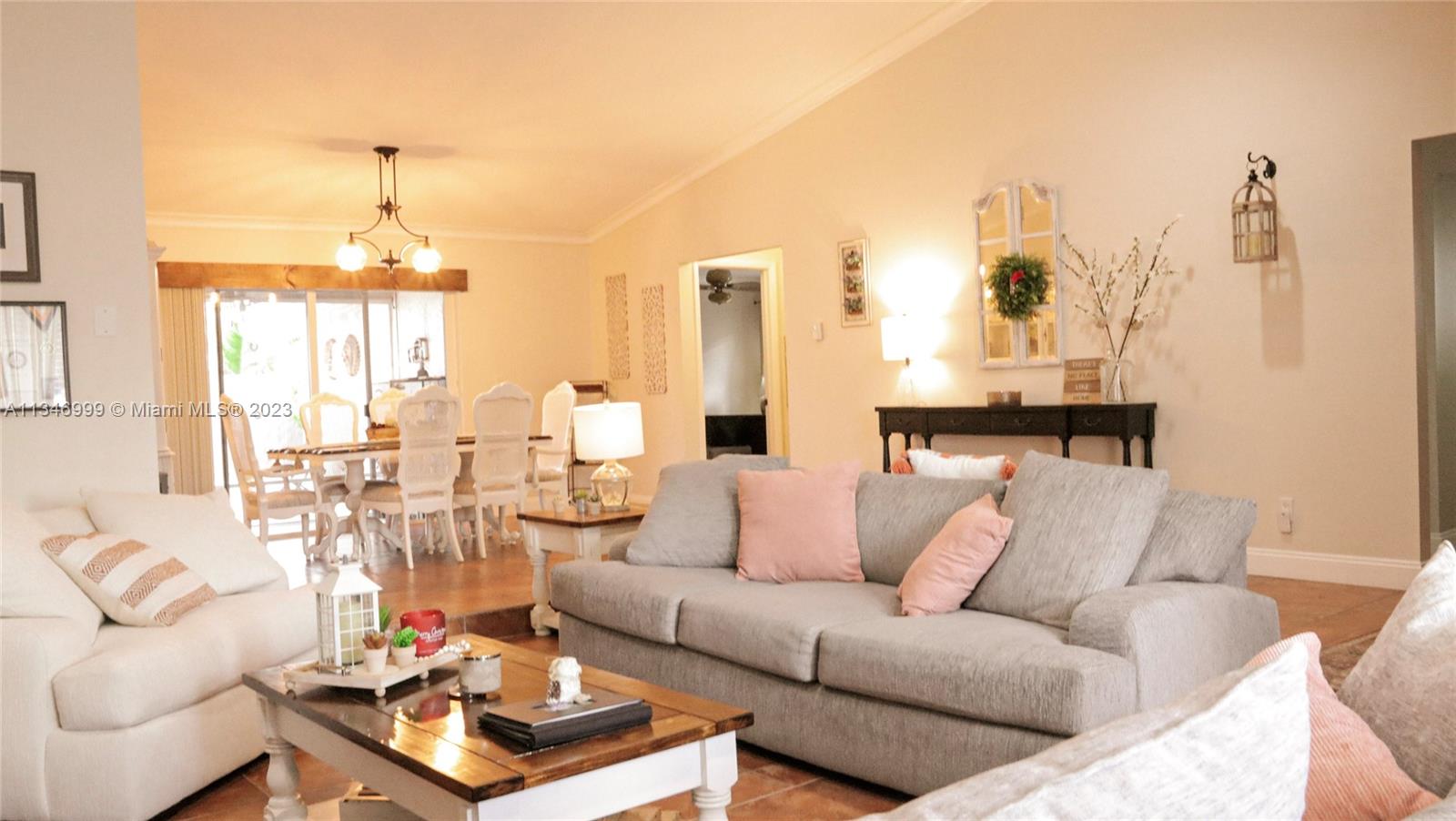 NOB HILL ESTATES 1 SEC - Residential