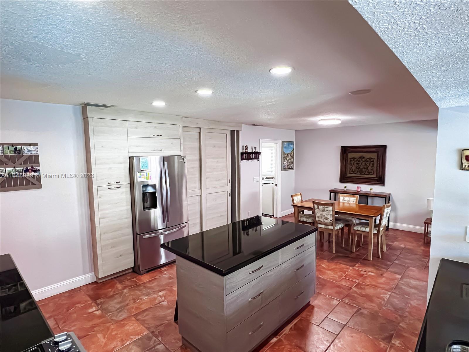 NOB HILL ESTATES 1 SEC - Residential