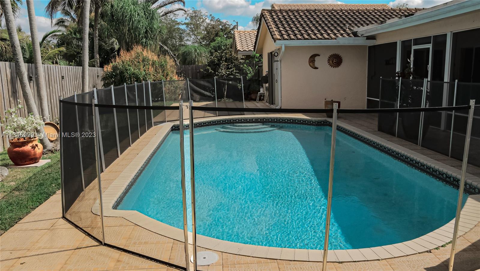 NOB HILL ESTATES 1 SEC - Residential