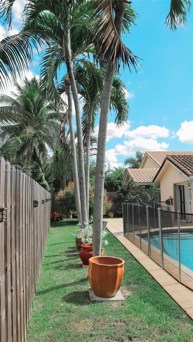 NOB HILL ESTATES 1 SEC - Residential