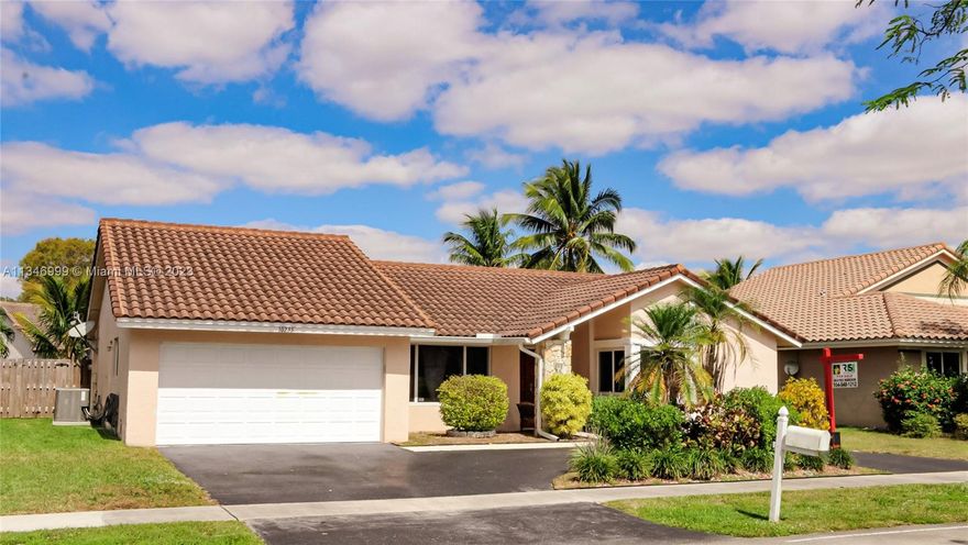 NO HOA!!! SELLER MOTIVATED!!! Price to sell!!!  Opportunity to own this beautiful large 3 bedroom  2 bathroom pool - home in located in a desirable residential area in the heart of plantation. Hurricane impact windows . As you enter the home you will be stunned by the spacious open floor plan with vaulted ceiling. Home is in mint condition and lovingly maintained. Updated  modern kitchen, stainless steel appliances. Close to great shops, restaurant, A school and plantation central park.