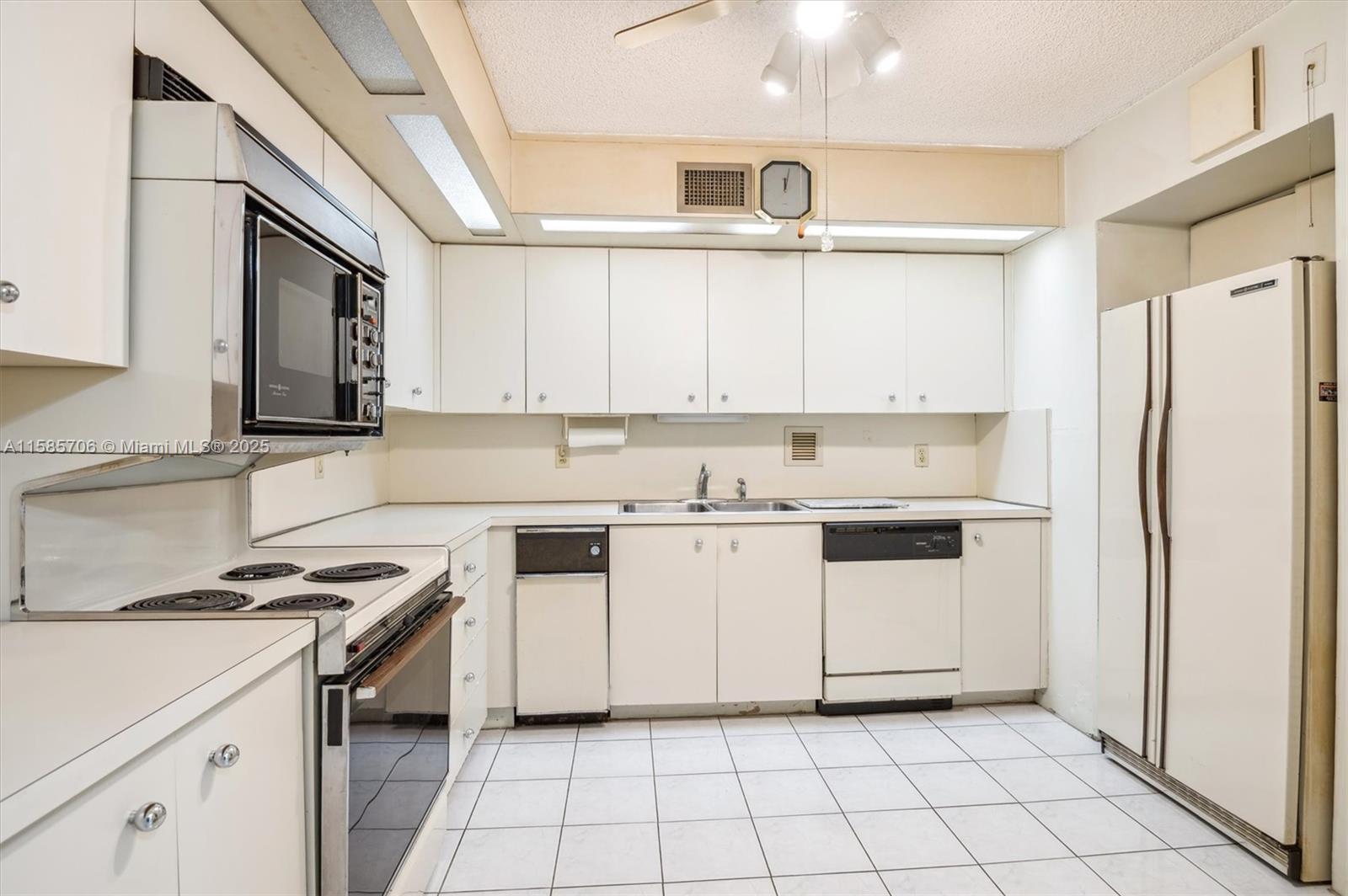 GRANDVIEW AT EMERALD HILLs - Residential