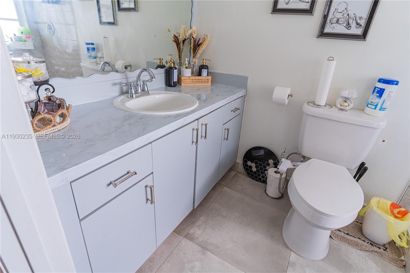 LAGO DEL REY CONDO - Residential