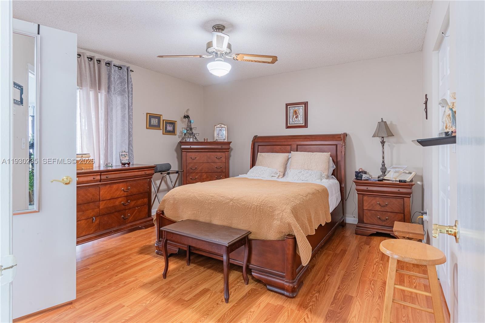 LAGO DEL REY CONDO - Residential