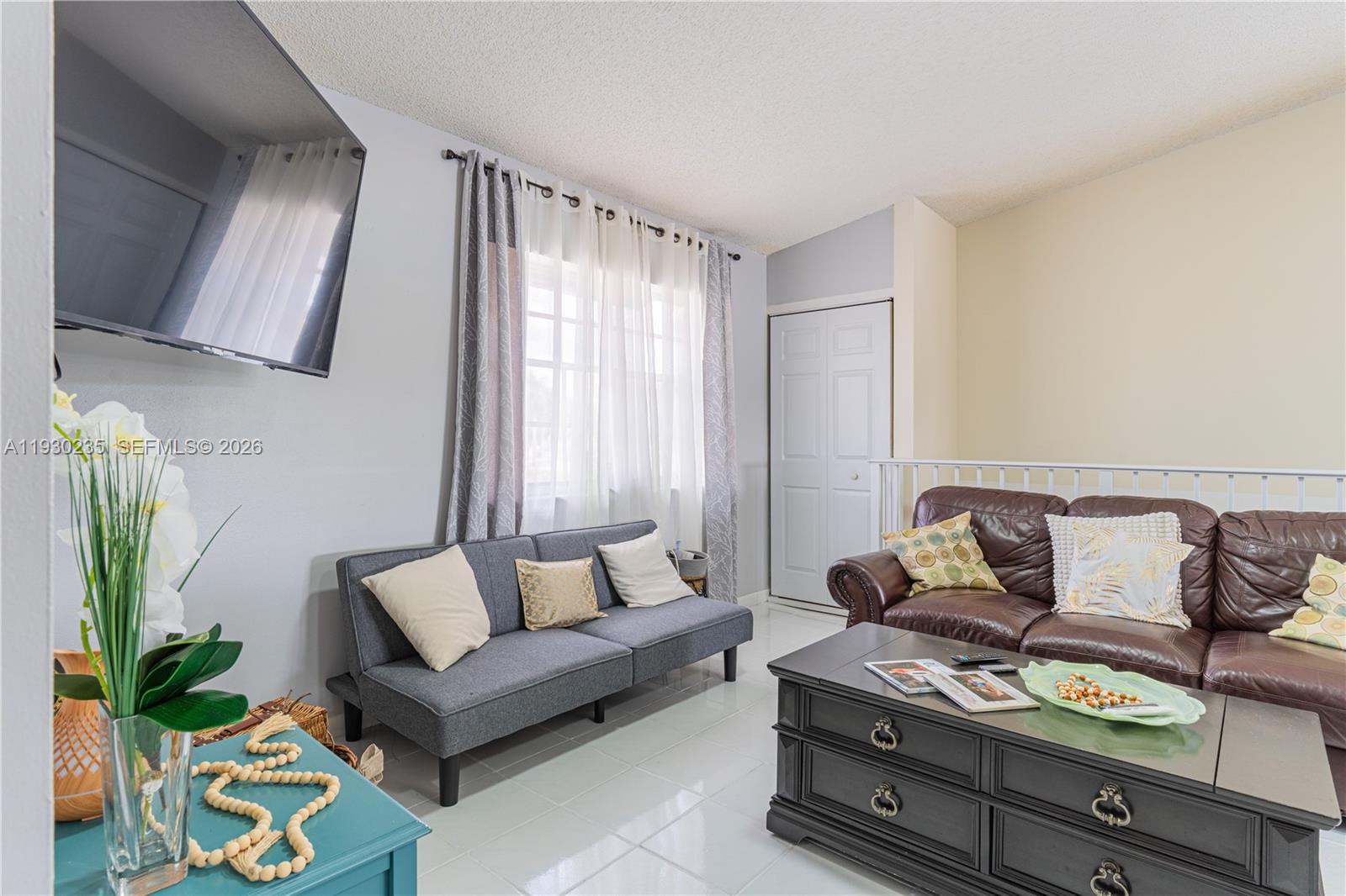 LAGO DEL REY CONDO - Residential