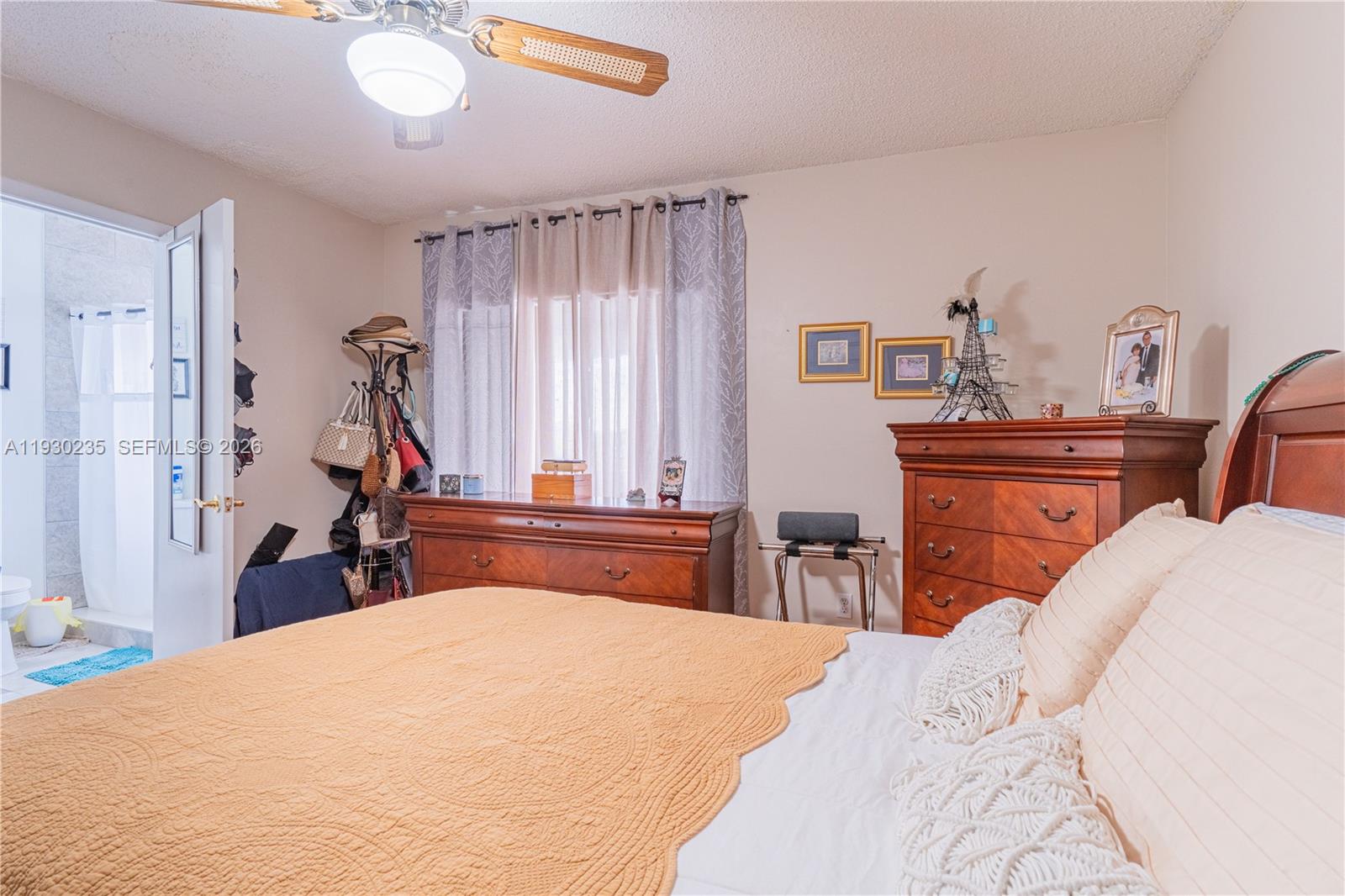 LAGO DEL REY CONDO - Residential