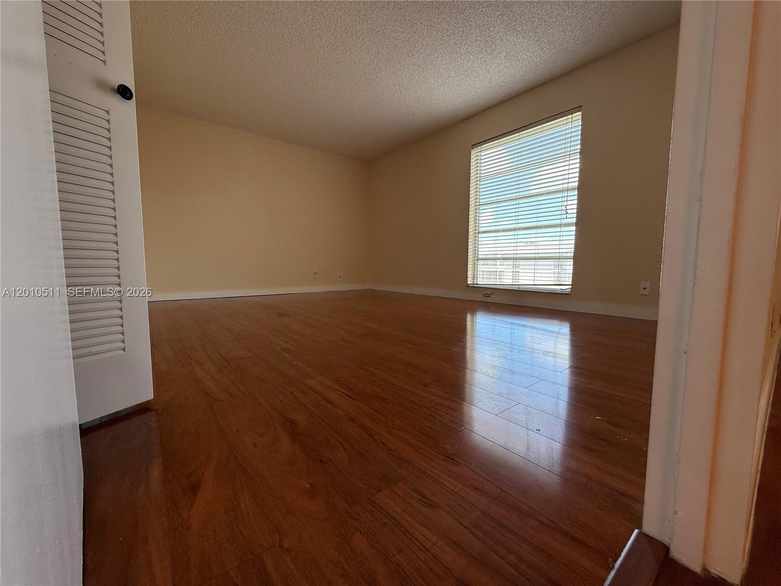SANDS POINT CONDOMINIUM IV - Residential Lease
