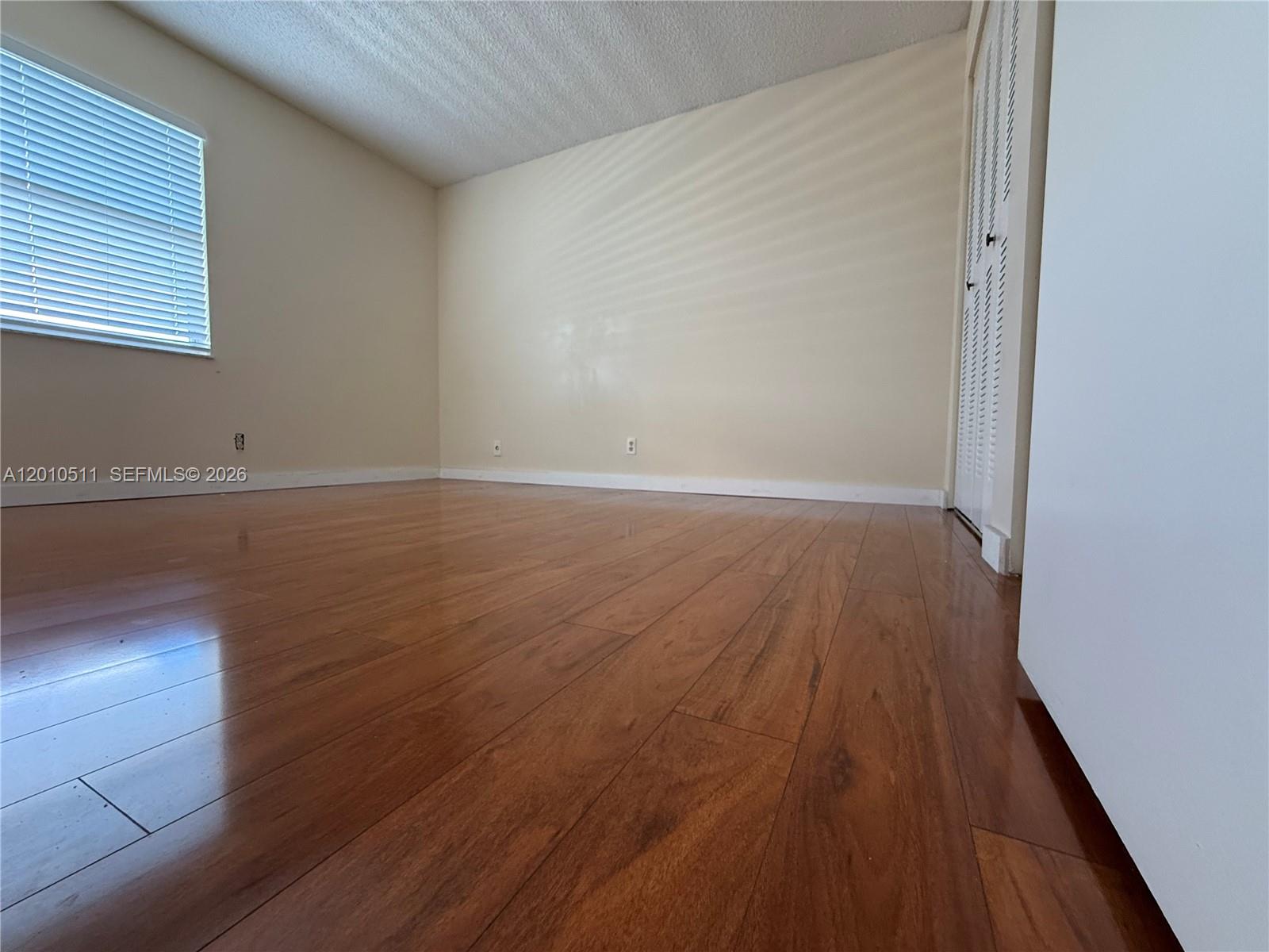 SANDS POINT CONDOMINIUM IV - Residential Lease