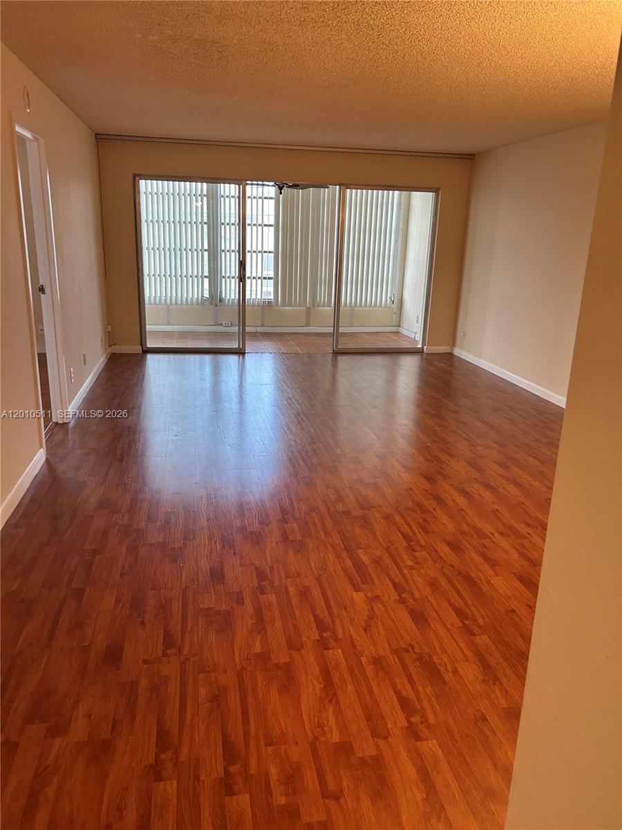 SANDS POINT CONDOMINIUM IV - Residential Lease
