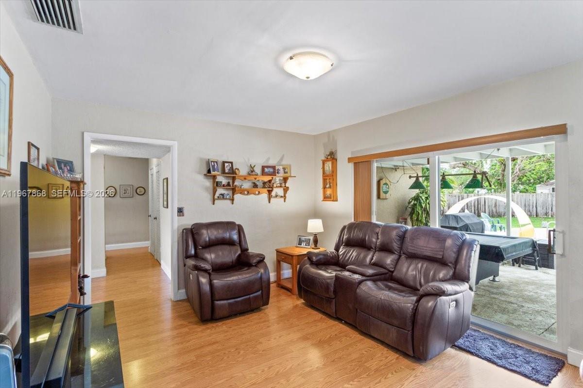 PINE MEADOWS SEC 4 - Residential