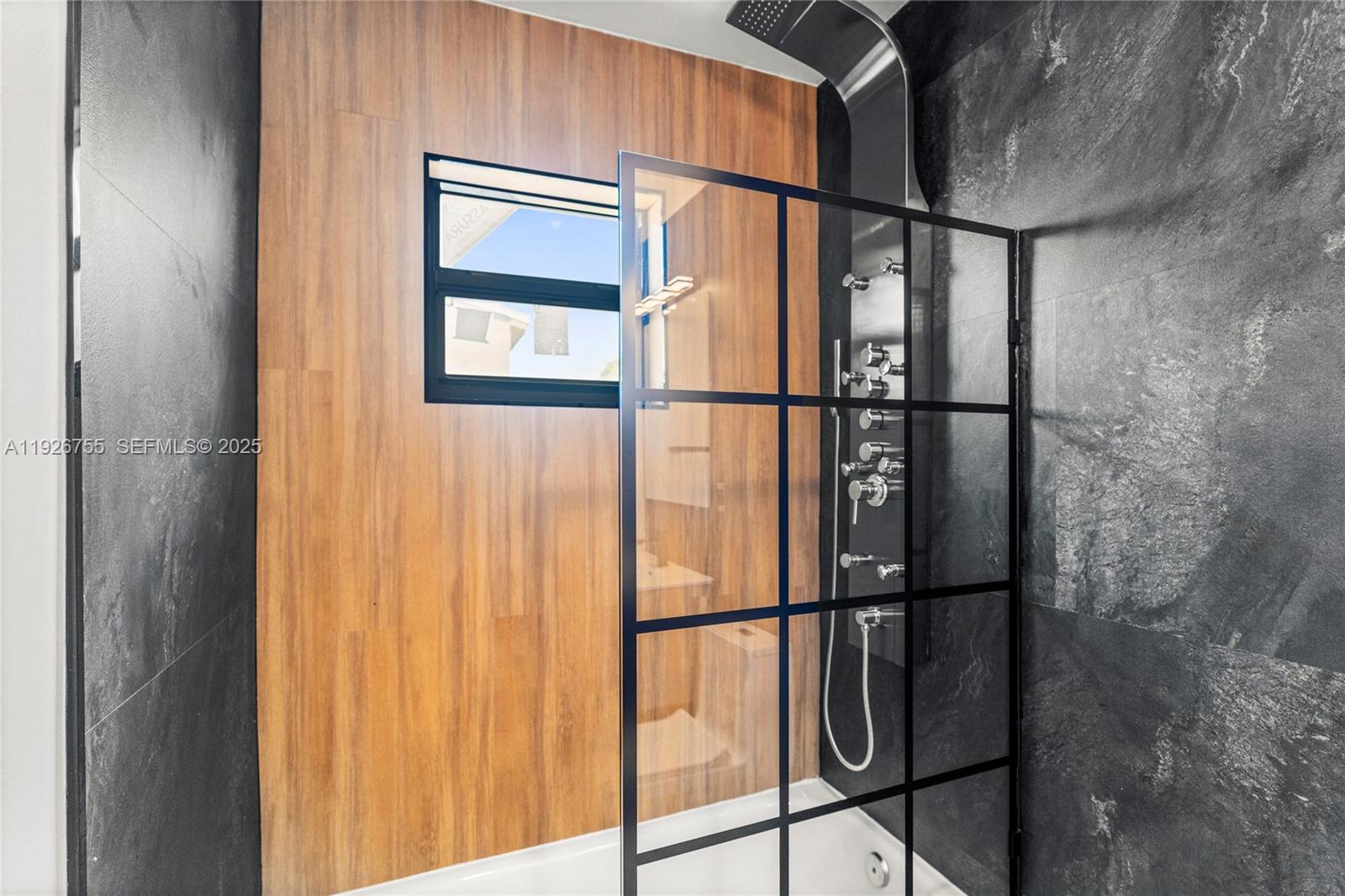 LIN HEIGHTS - Residential