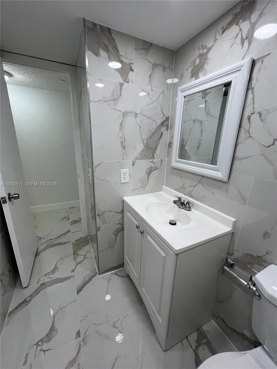 HORIZONS WEST CONDO #7 - Land