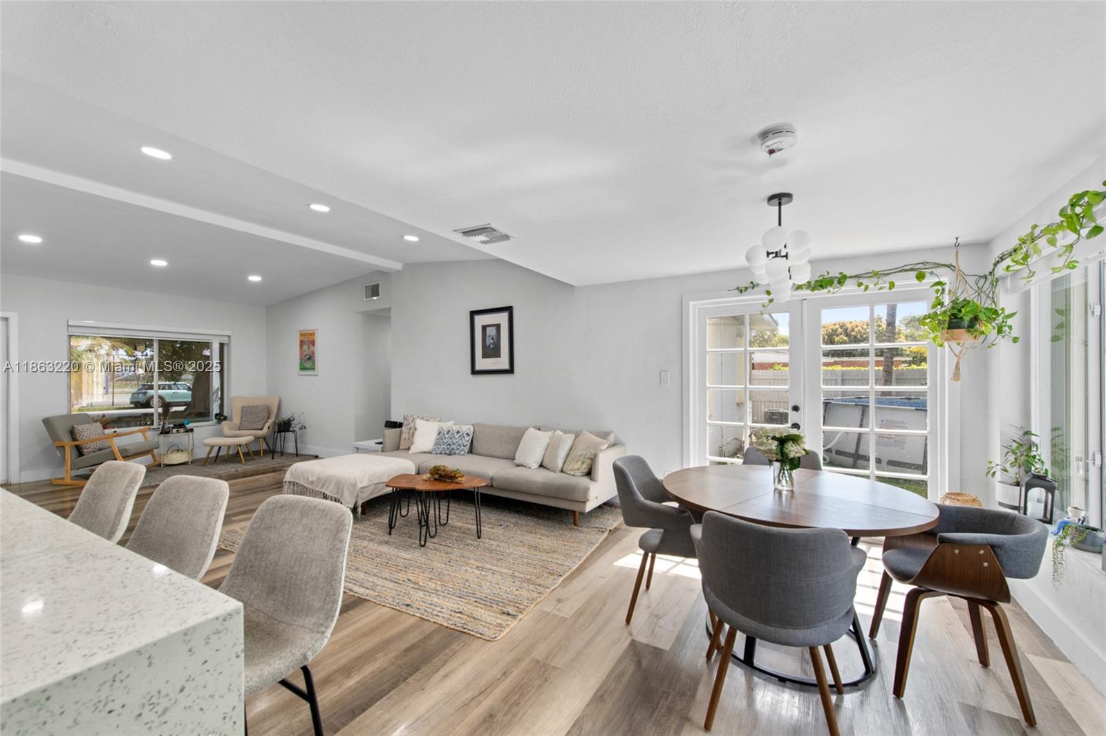 SHERWOOD FOREST - Residential Lease