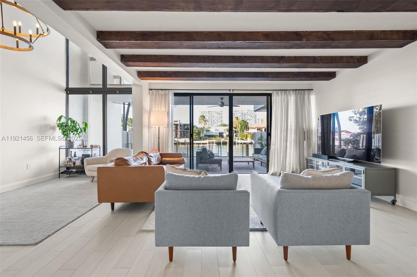 429 Poinciana Dr 1415