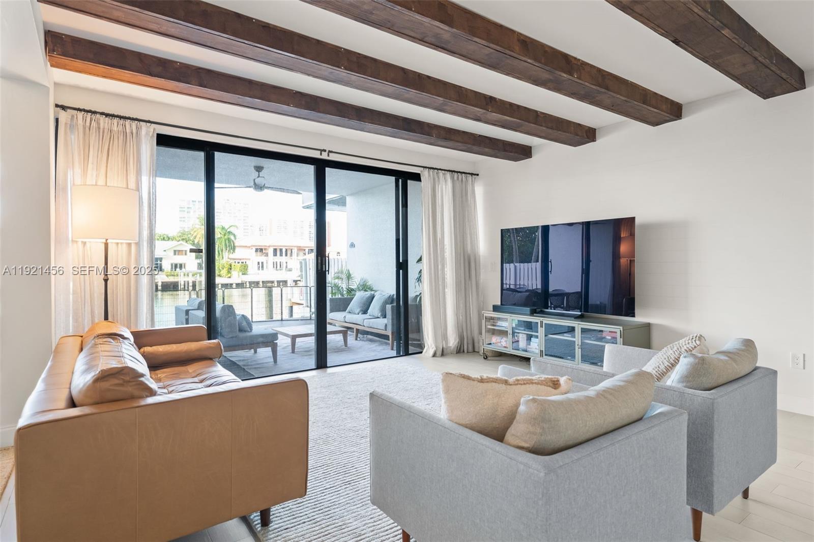 429 Poinciana Dr 1415