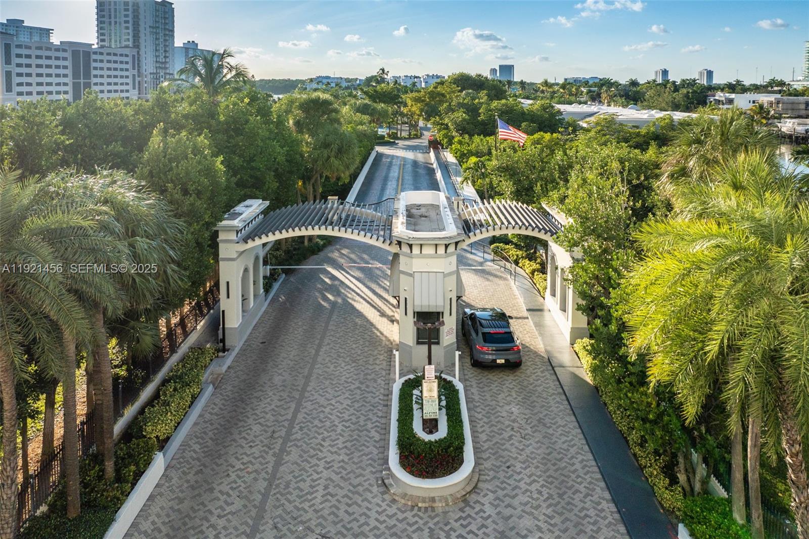 POINCIANA IS YT & RCQ CLU - Residential Lease