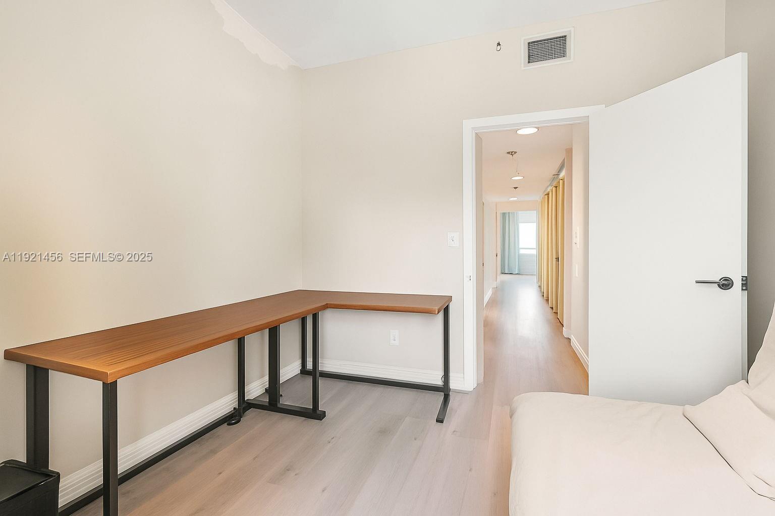 POINCIANA IS YT & RCQ CLU - Residential Lease