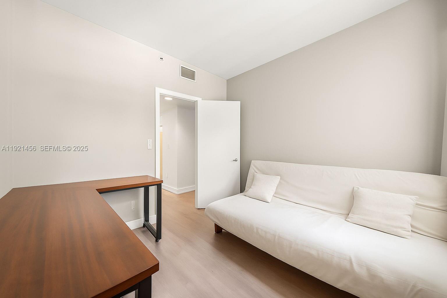 POINCIANA IS YT & RCQ CLU - Residential Lease