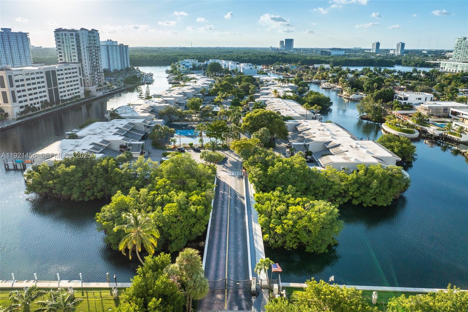 POINCIANA IS YT & RCQ CLU - Residential Lease