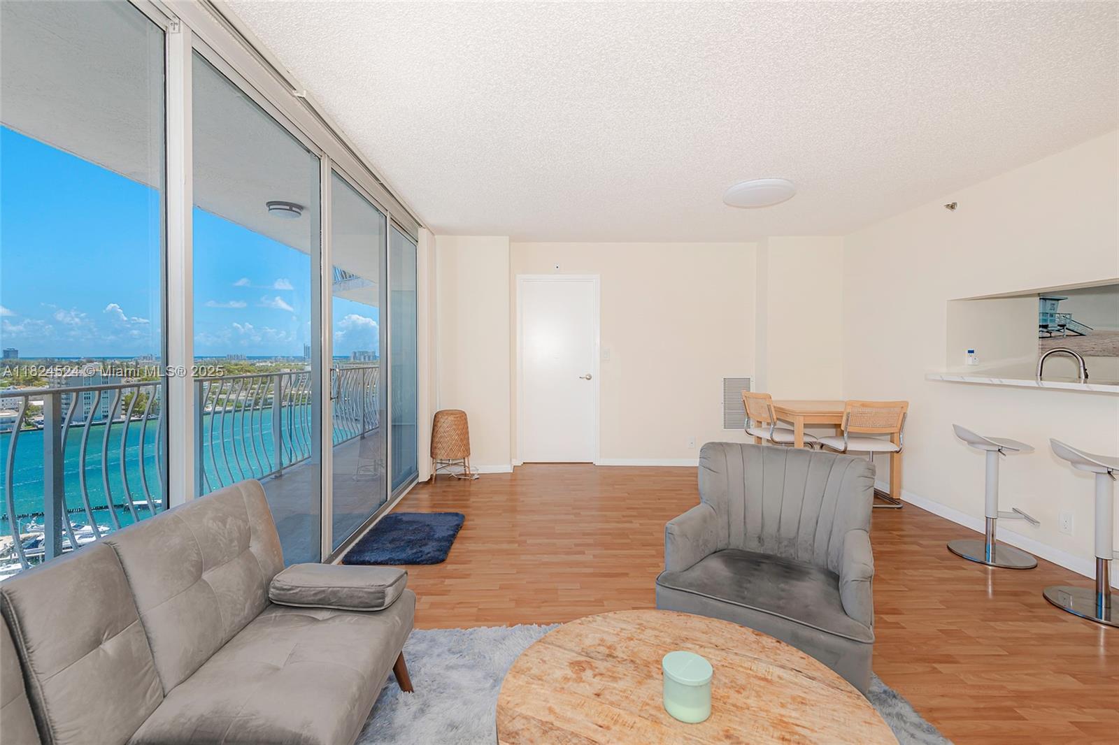 7601 E Treasure Dr 1517, North Bay Village, FL, 33141/$389,000 1 7601 E Treasure Dr 1517