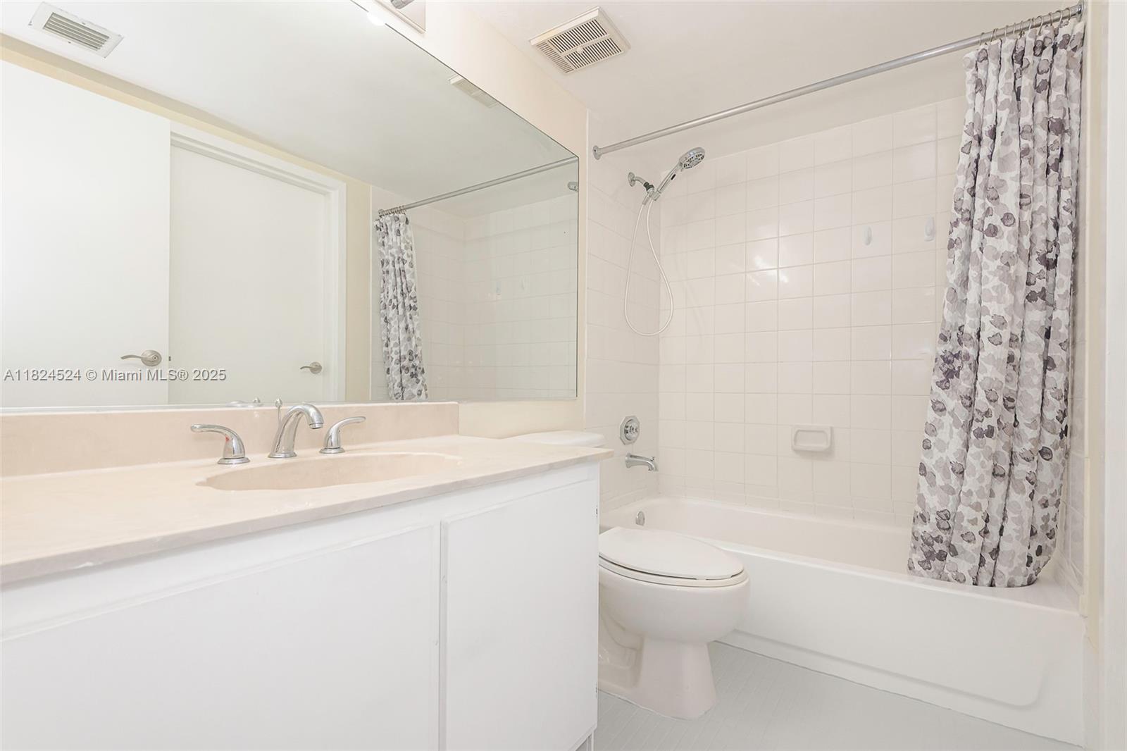 THE GRANDVIEW PALACE COND - Residential