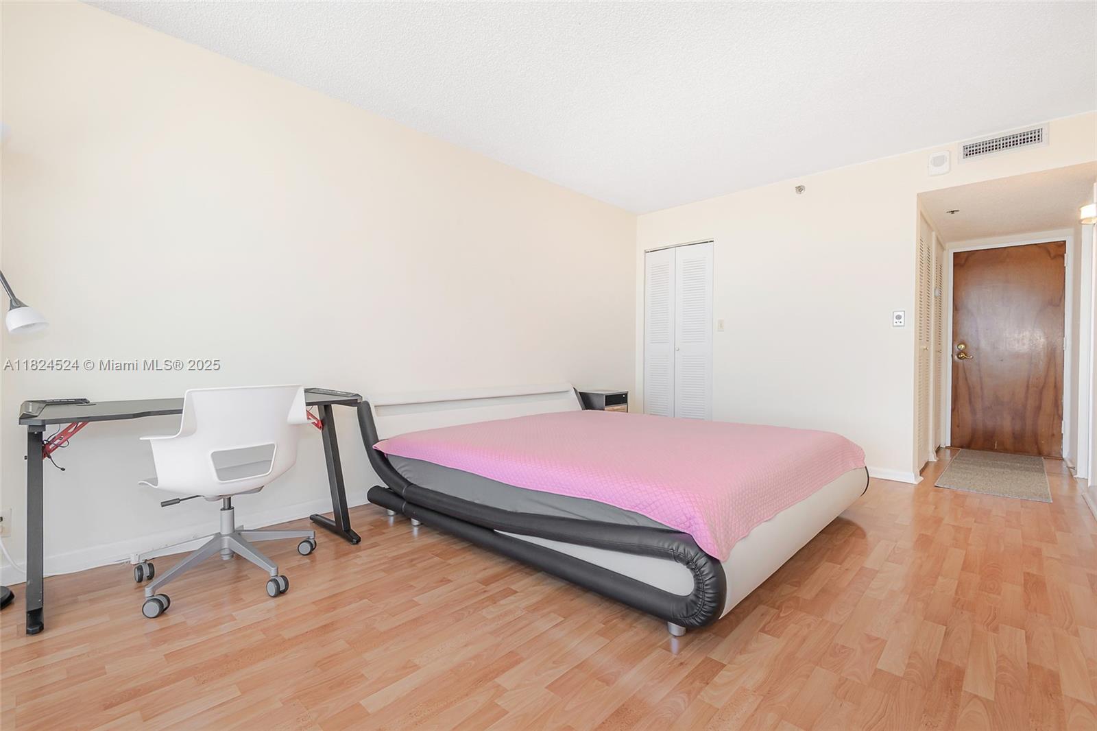 THE GRANDVIEW PALACE COND - Residential