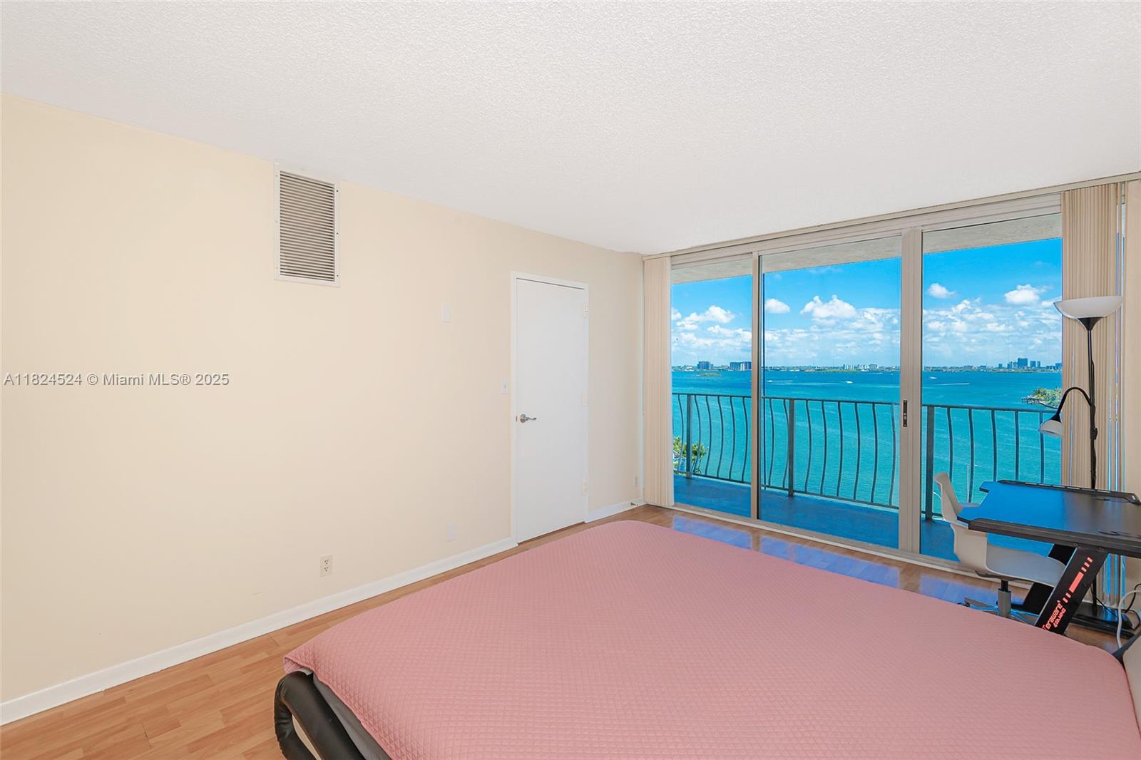 THE GRANDVIEW PALACE COND - Residential