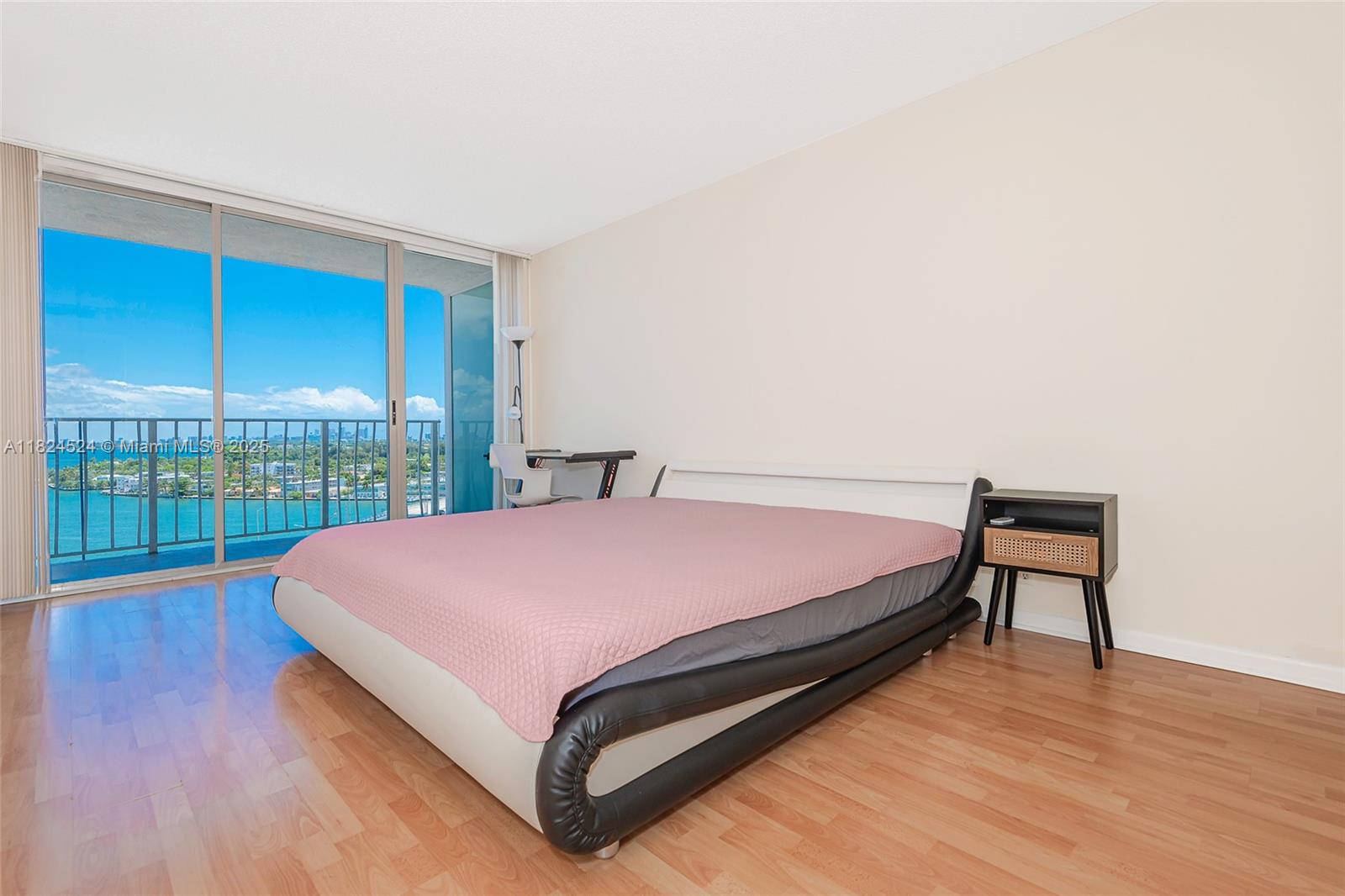 THE GRANDVIEW PALACE COND - Residential