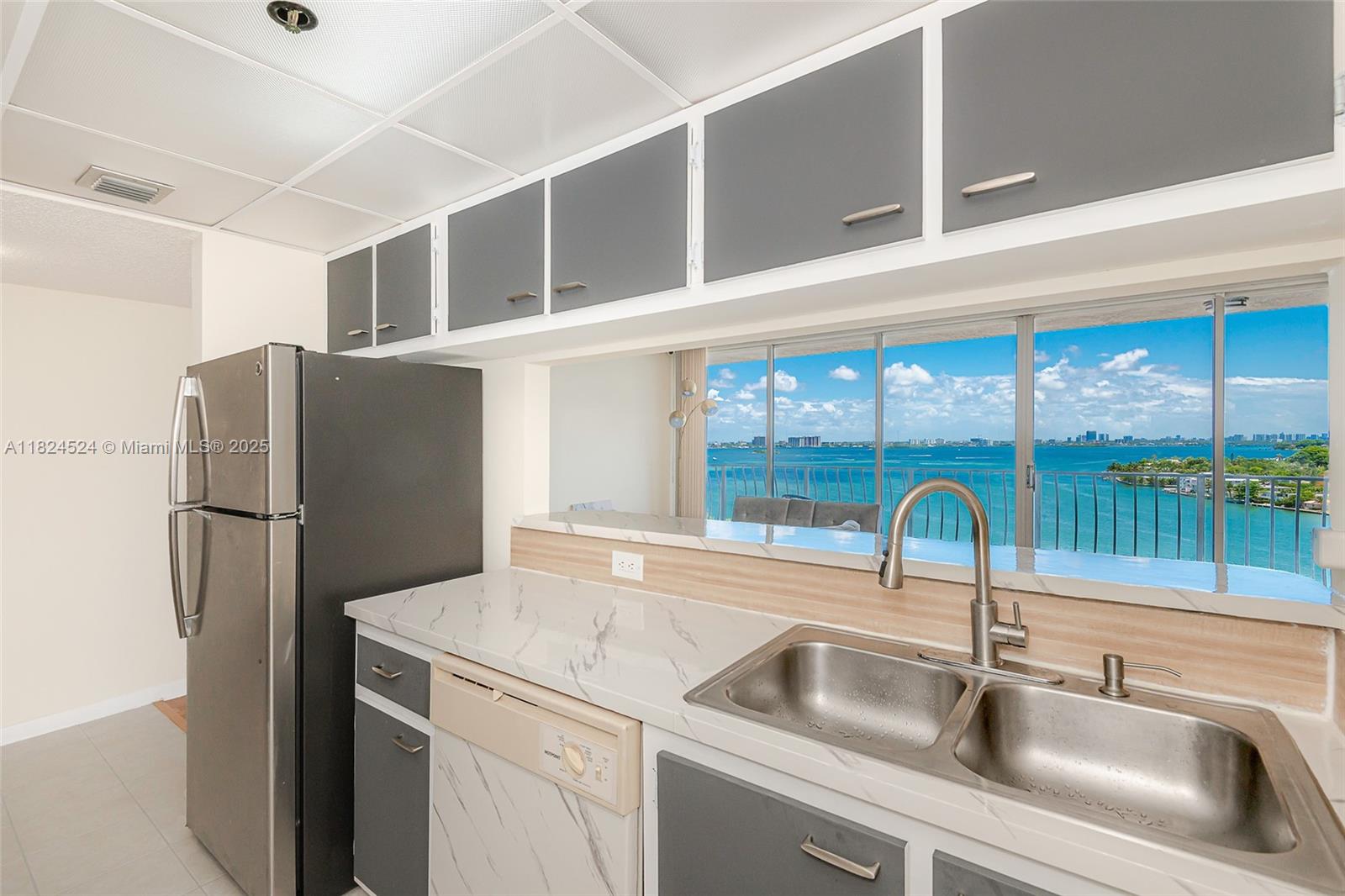 THE GRANDVIEW PALACE COND - Residential