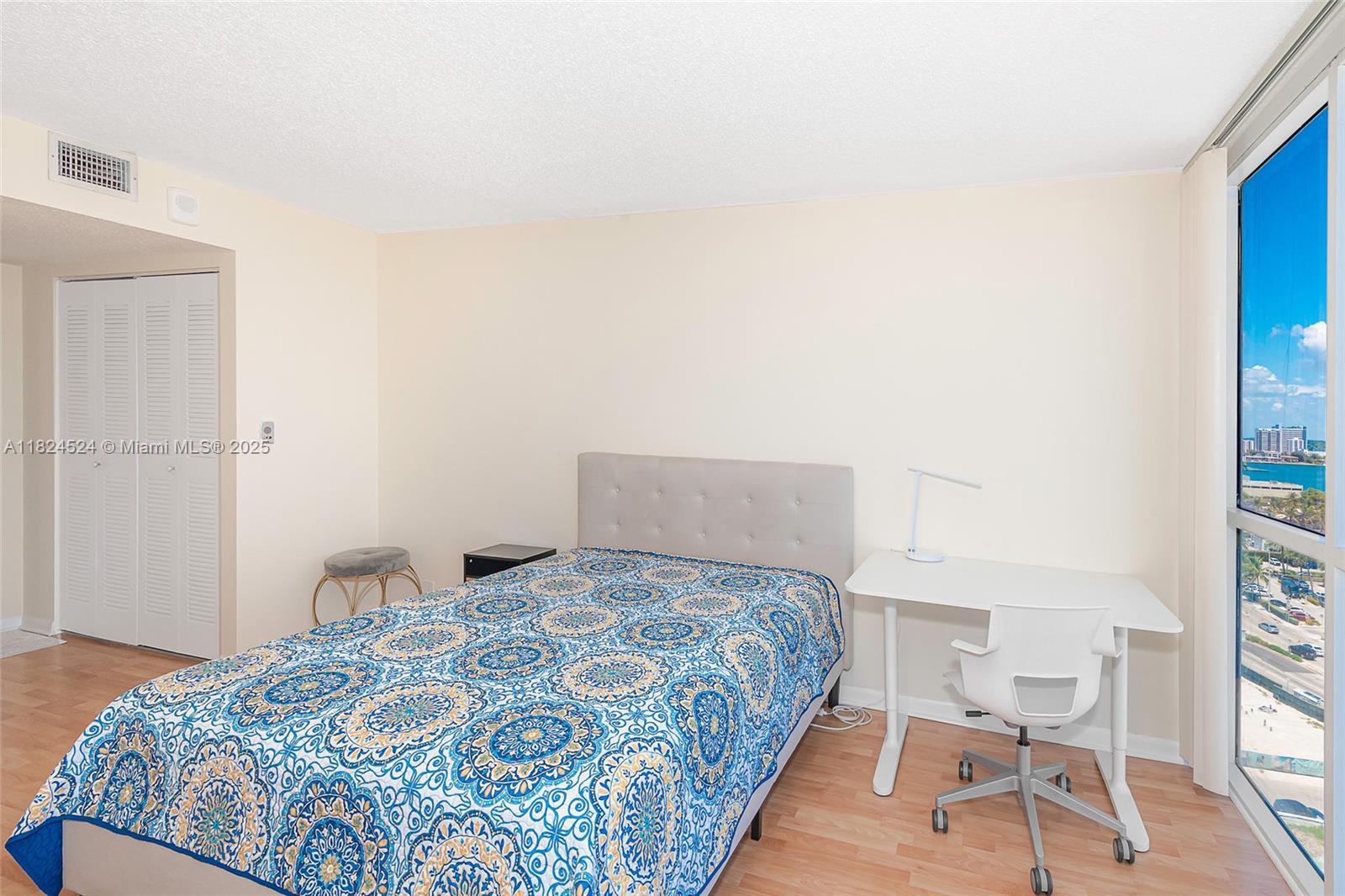 THE GRANDVIEW PALACE COND - Residential