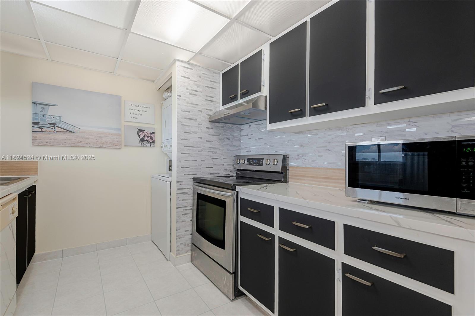 THE GRANDVIEW PALACE COND - Residential