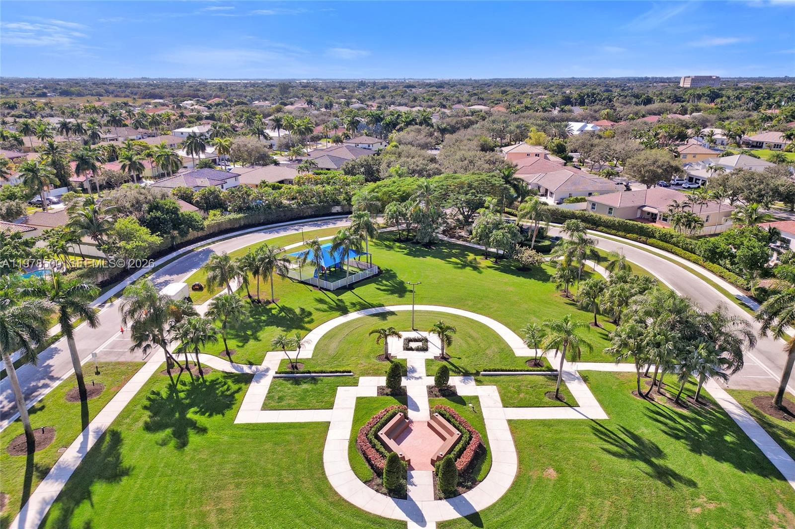 WINDSOR PALMS - Residential