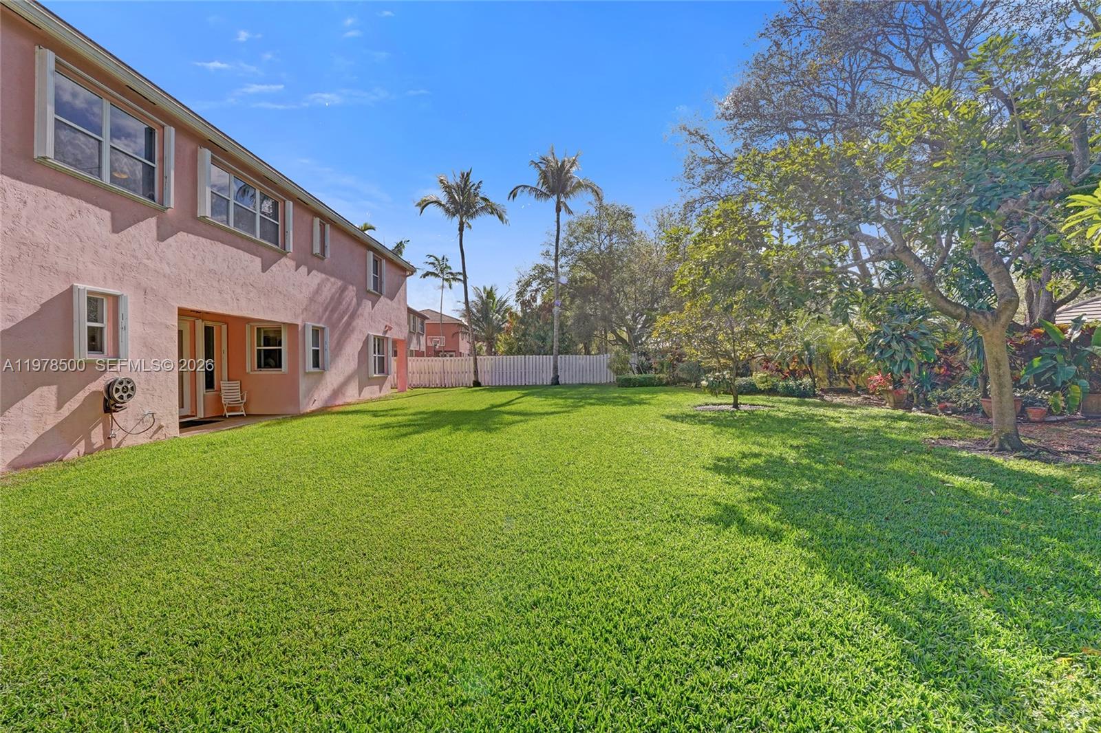 WINDSOR PALMS - Residential