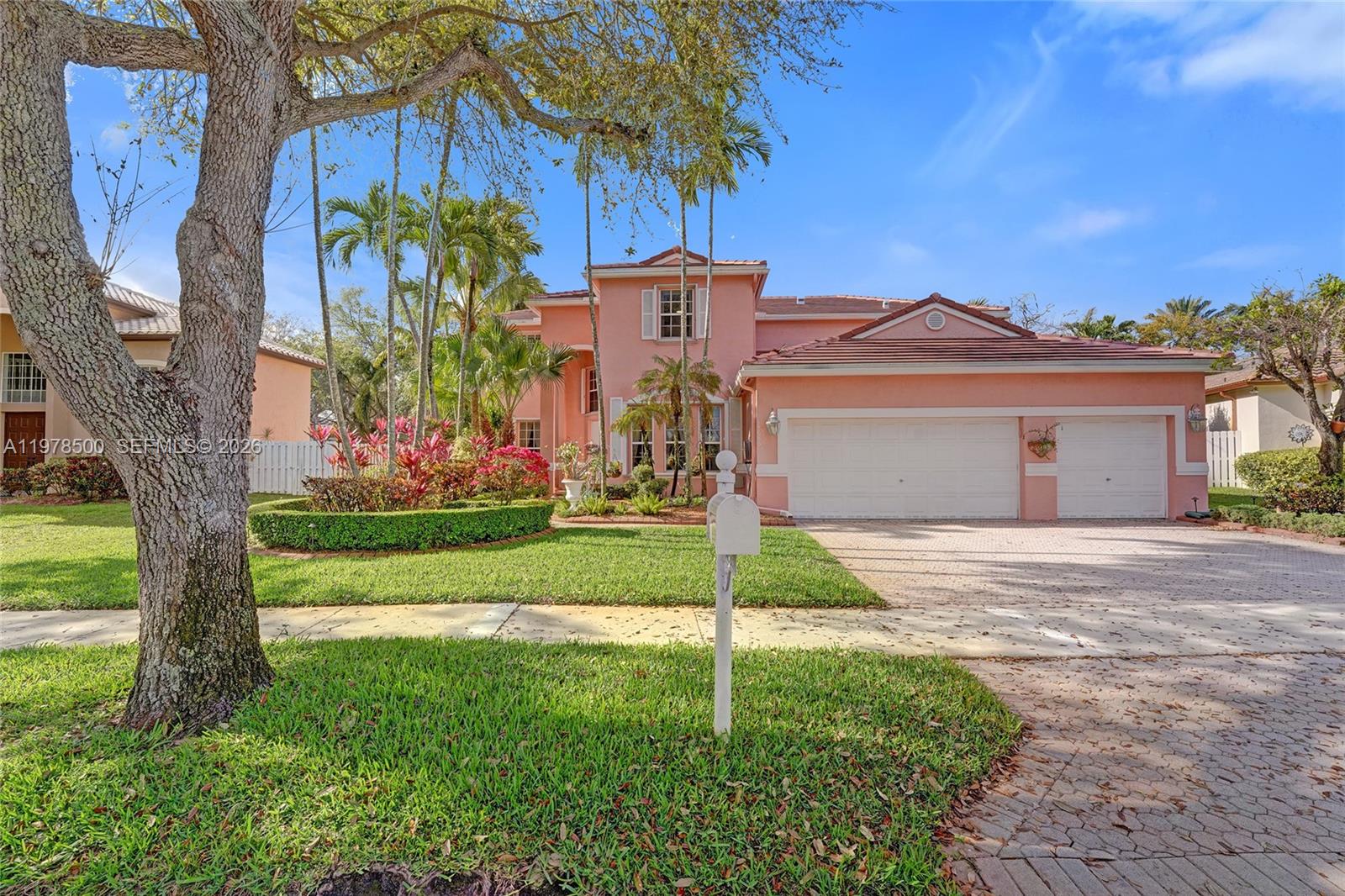 WINDSOR PALMS - Residential