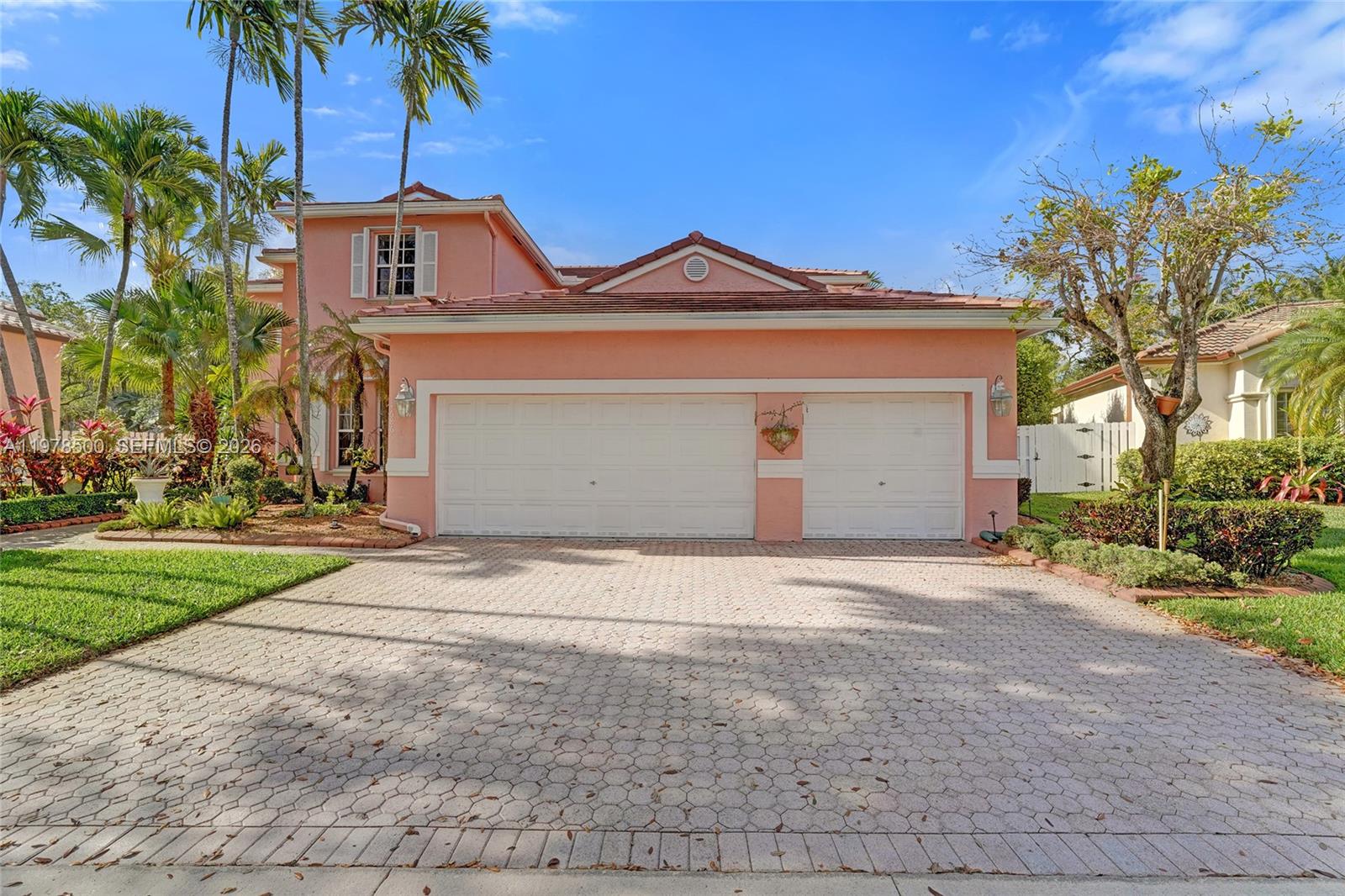 WINDSOR PALMS - Residential