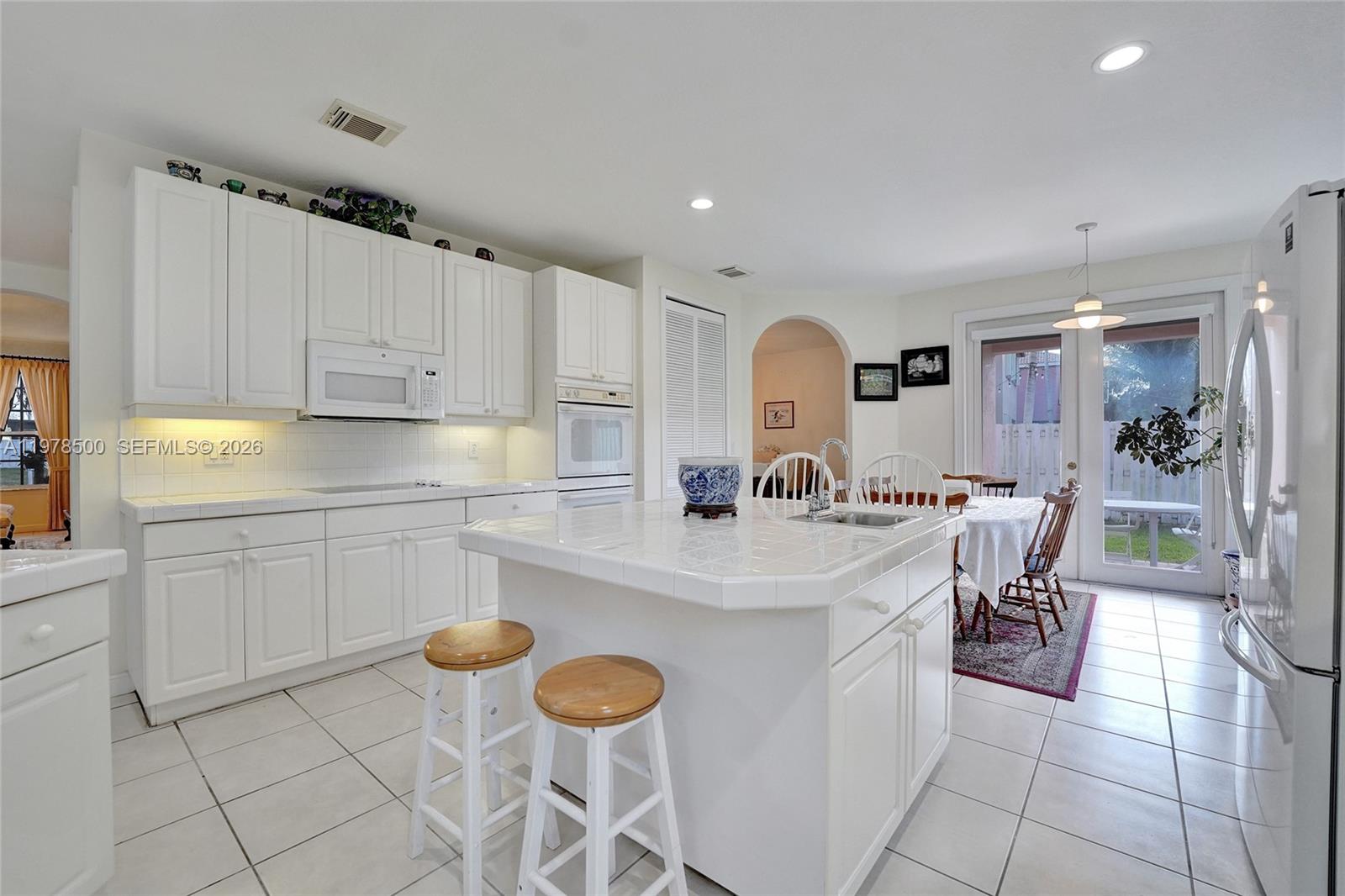 WINDSOR PALMS - Residential